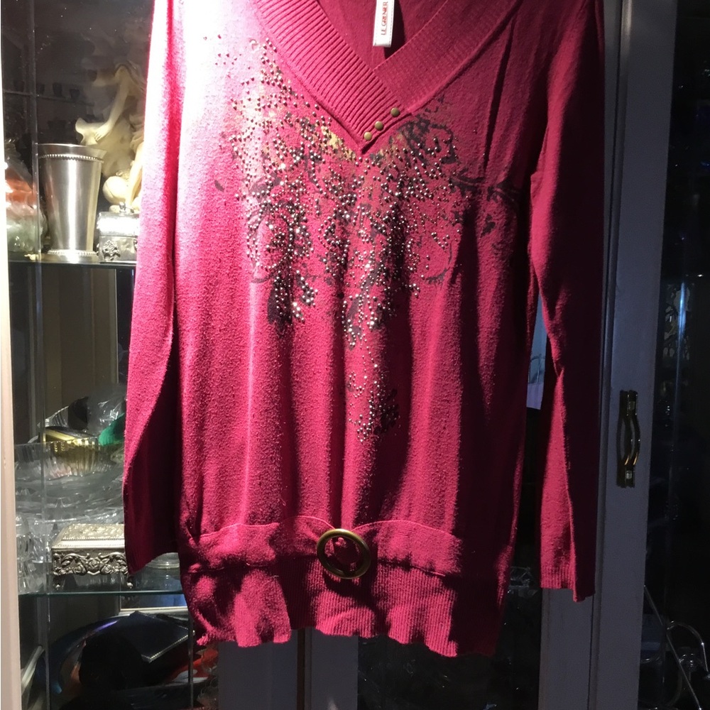 Women's V-Neck Embellished Sweater - Burgundy